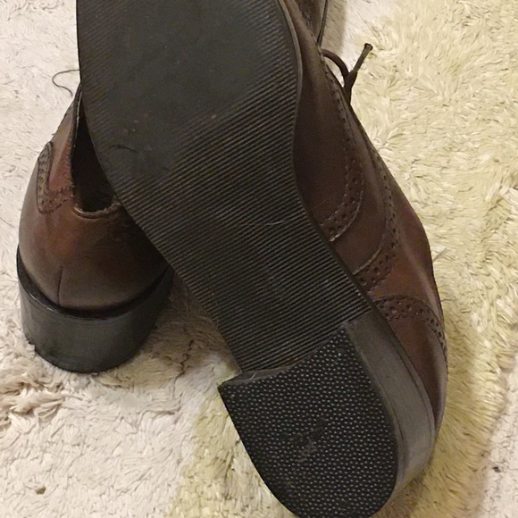 Beautiful lace up oxfords by Nine West. Perfect condition. Unisex look. - Picture 4 of 4